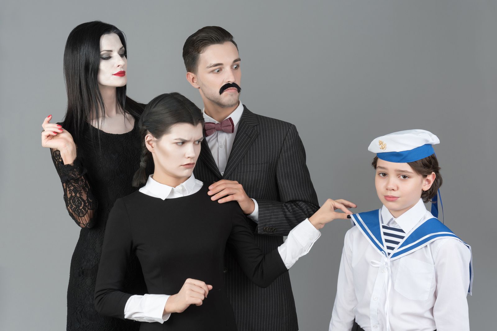 Happily Ever After: a collection of illustrations, icons and photos for Parents’ Day: Addams family